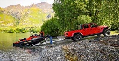Moving (on) mountains: driving a jeep gladiator in new zealand